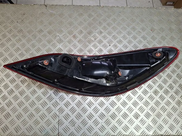 Linker Achterlicht Mercedes-Benz CLS X218 A2189067700 image 5