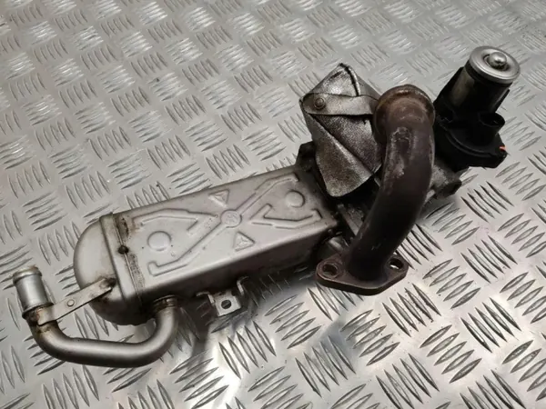 EGR-kylare OEM 03L131512BL för VW Passat B7 2.0L Diesel image 3