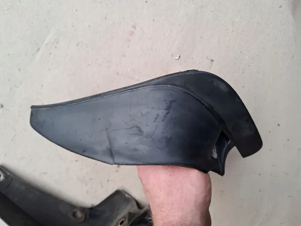 TOYOTA CARINA E 92-97 Framskärmar OEM image 2