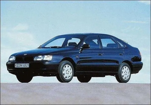 TOYOTA CARINA E 92-97 Framskärmar OEM image 7