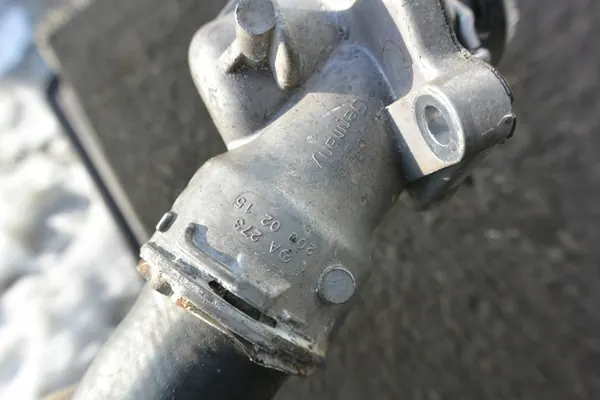 Carcasa de termostato 4.7 5.5 V8 Mercedes GL 164 W221 image 5