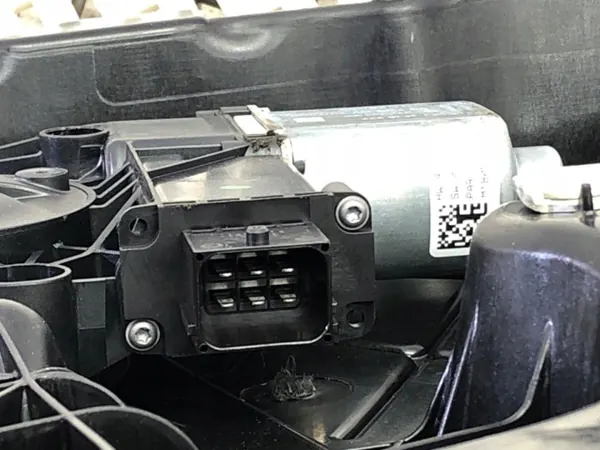 OEM 0130822068 Rechter Front-Fensterheber Alfa Stelvio image 3