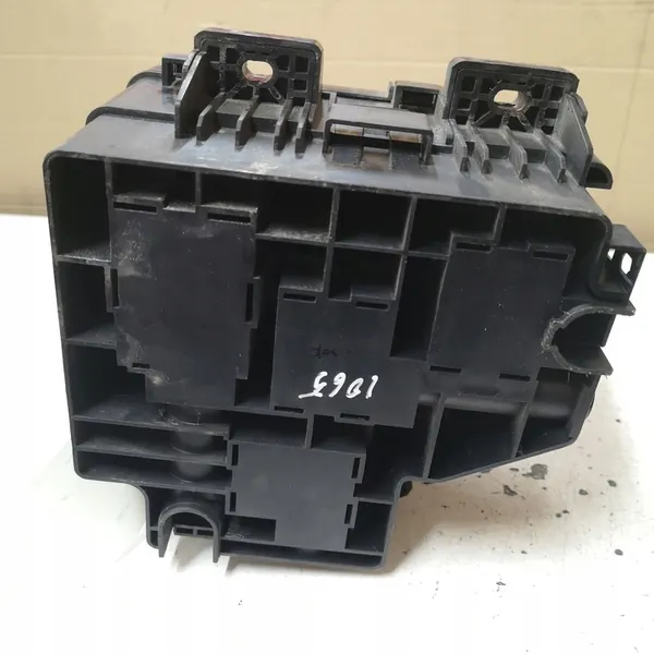 Caixa de fusíveis HYUNDAI SANTA FÉ II 2.2L diesel OEM 919502B550 image 5