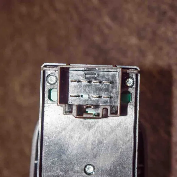 Linker voorraam schakelaar Ford Fiesta 2011 image 3