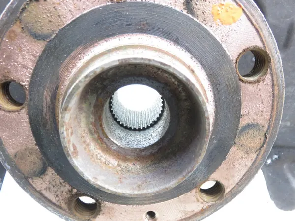 VW 5Q0255A Voorlinker Wielnaaf Gebruikt image 5
