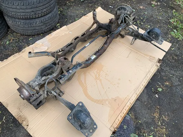 Trave di Sospensione Posteriore Golf V Octavia II Altea A3 8P Completa image 2