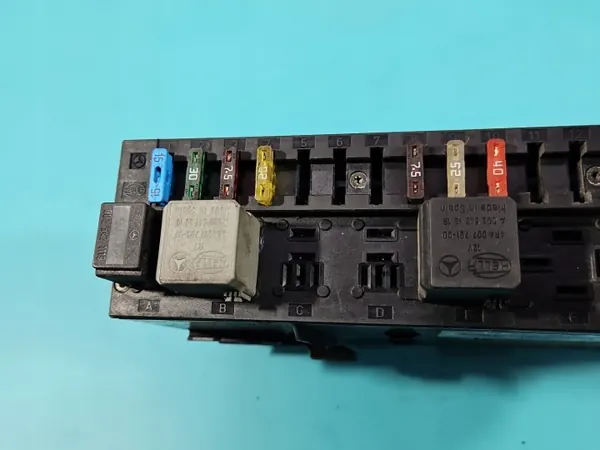 Zekeringkast OEM 2035451801 voor Mercedes W203 image 6