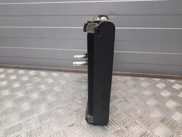 Audi A8 S8 D4 2012 A/C Heizkörper image 2