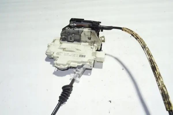 Linke vordere Türschloss VW PASSAT VARIANT B7 3C2837015A image 3