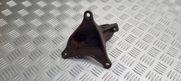 Volvo Lagersteunbeugel OEM 3M513K305DC image 3