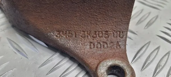Volvo Lagersteunbeugel OEM 3M513K305DC image 4