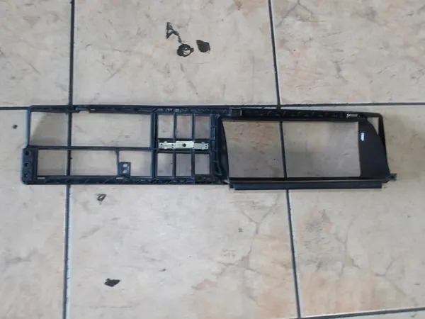 Moldura do painel de interruptores VW GOLF II 191857243A image 4