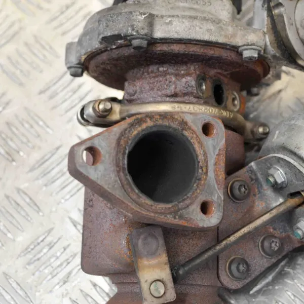 Käytetty turboahdin OEM 77047502 Opel Zafira Tourer C:lle image 4
