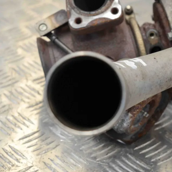 Käytetty turboahdin OEM 77047502 Opel Zafira Tourer C:lle image 6
