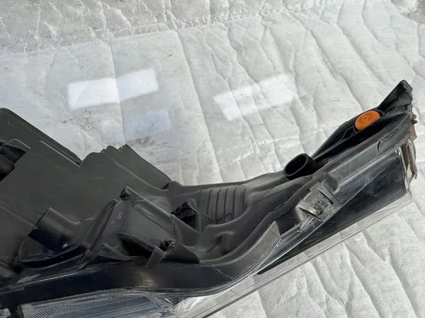 TOYOTA AURIS II 13- Faro Derecho image 5