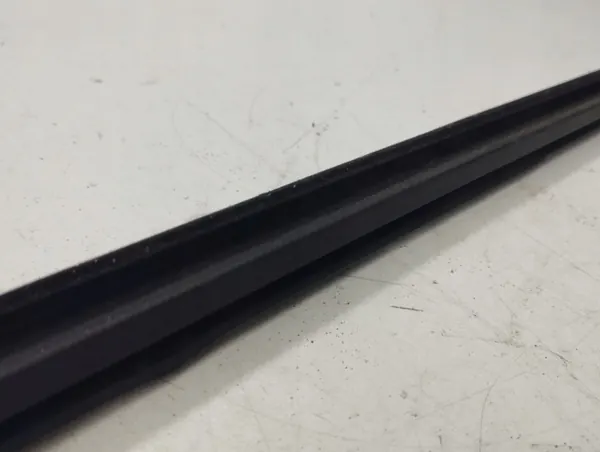 Rubber afdichting raam achterdeur links OEM AMD79998 image 6