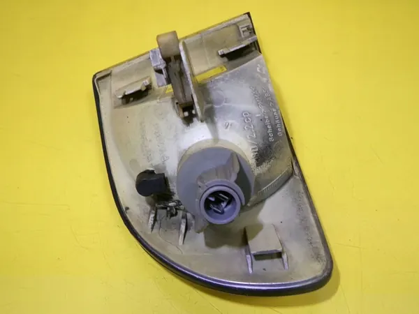 Seta dianteira esquerda Audi A4 B5 8D0953049A image 10