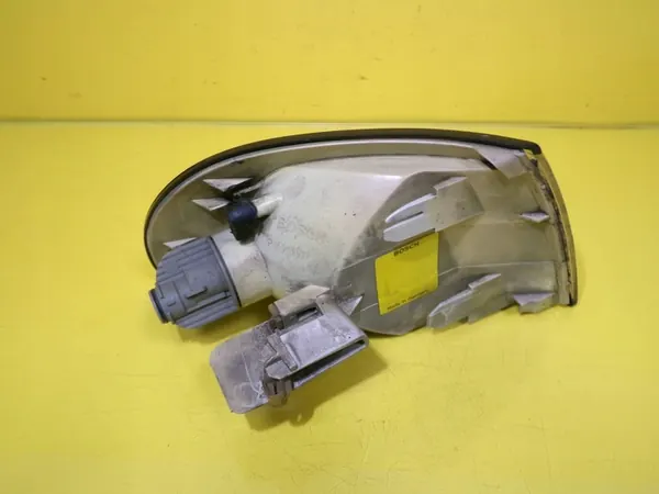 Seta dianteira esquerda Audi A4 B5 8D0953049A image 5