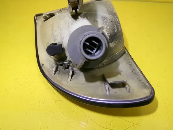 Seta dianteira esquerda Audi A4 B5 8D0953049A image 8