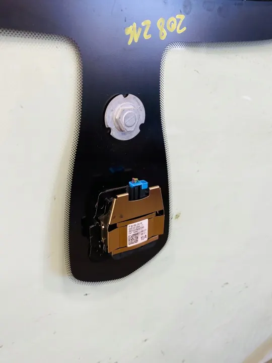 Pare-brise avec capteur OEM #216 pour Peugeot 208/2008 image 4
