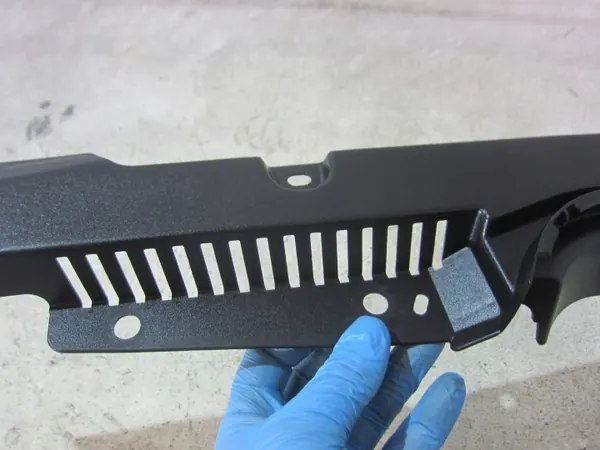 Protector de guardabarros izquierdo Volvo XC90 II OEM 31371763 image 4