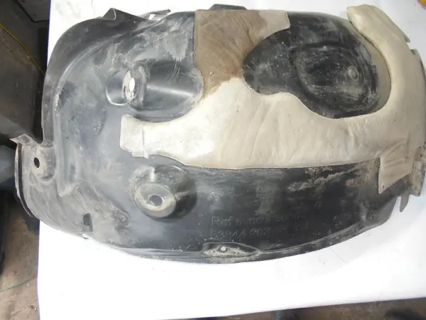 Renault OE 638442034R Right Front Wheel Arch image 2