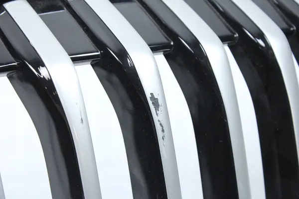 BMW F40 Luxury Chrome Grill image 3