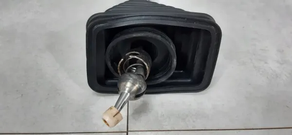 Pomo de mudanças Suzuki Jimny III OEM - Usado image 5