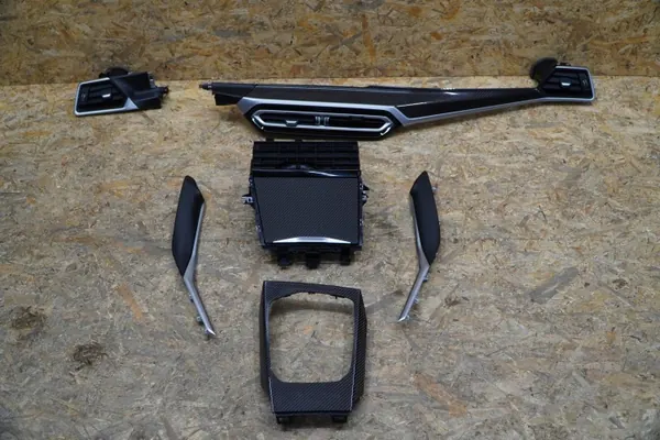 OEM Kolfiber Dekorlist för BMW M2 G87 - Förvaringsfack Ram image 2