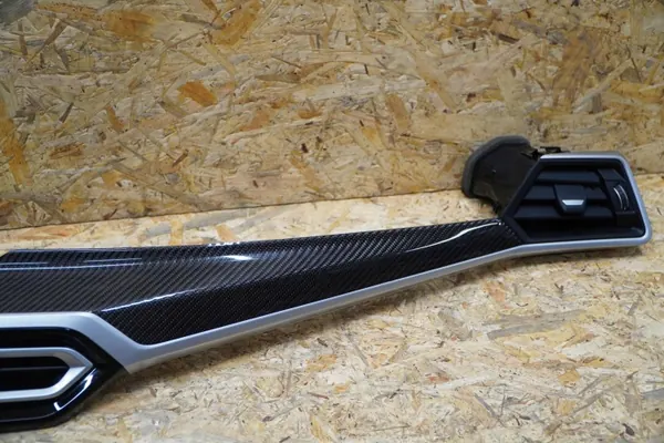 OEM Kolfiber Dekorlist för BMW M2 G87 - Förvaringsfack Ram image 4