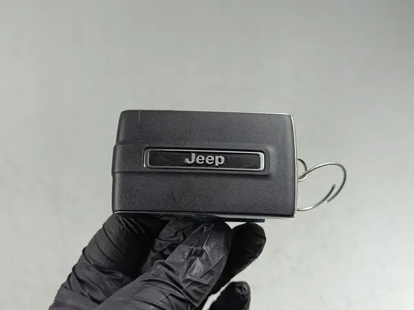 2023 Jeep Grand Cherokee WL Clé ou Carte FOB45454 image 3