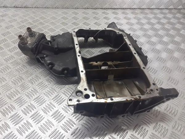 Oljetank VW Passat B5 FL 2.8 V6 image 2