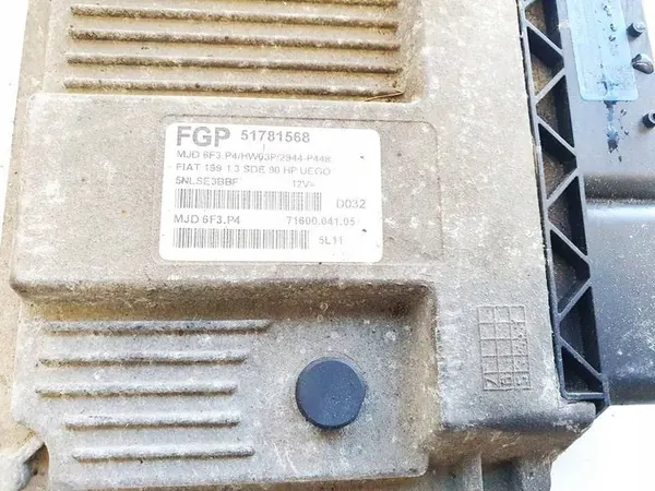Fiat Punto Ordinateur de moteur 2005 1.3L OEM 51781568 image 2