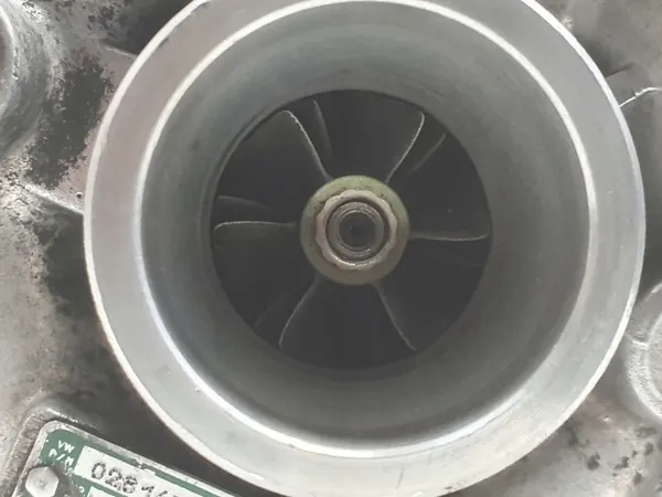 Turbo för VW Transporter T4 1.9 TD 028145701E image 3