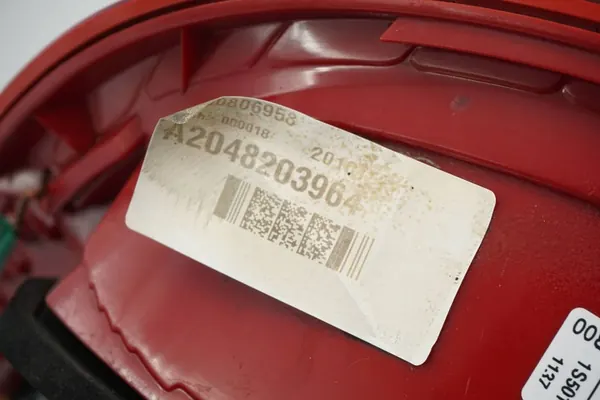 Linker Achterlicht Mercedes W204 A2048203964 image 6