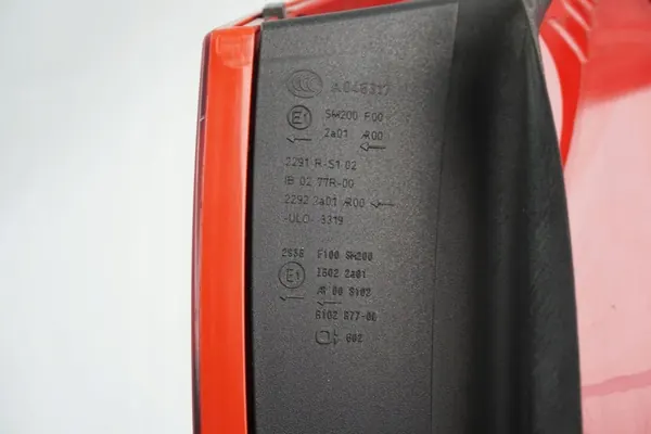 Linker Achterlicht Mercedes W204 A2048203964 image 8