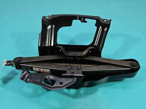 Cric trapézoïdal Toyota RAV4 IV d'occasion image 3