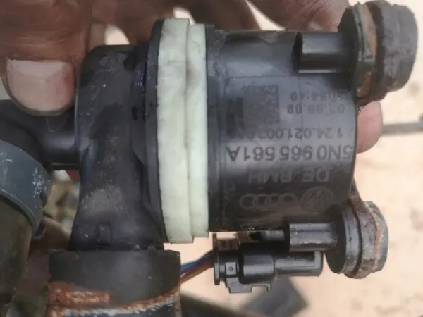 VW Vesipumppu ja letkut image 2