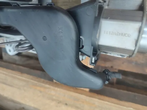 VW Passat B7 ohjauspylvään lukitus OEM 314268/Lochow image 9