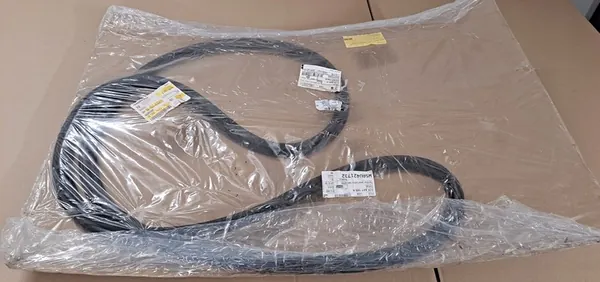 Vedação do Porta-malas VW Passat B9 Nova Original 3J0827705A image 1