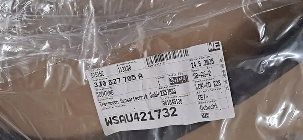 Vedação do Porta-malas VW Passat B9 Nova Original 3J0827705A image 3