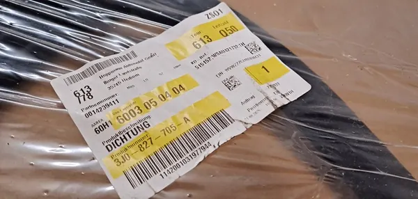 Vedação do Porta-malas VW Passat B9 Nova Original 3J0827705A image 4