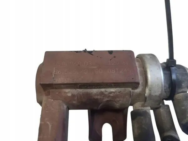 Válvula Solenoide Volvo OE 70096803 - Usado image 4