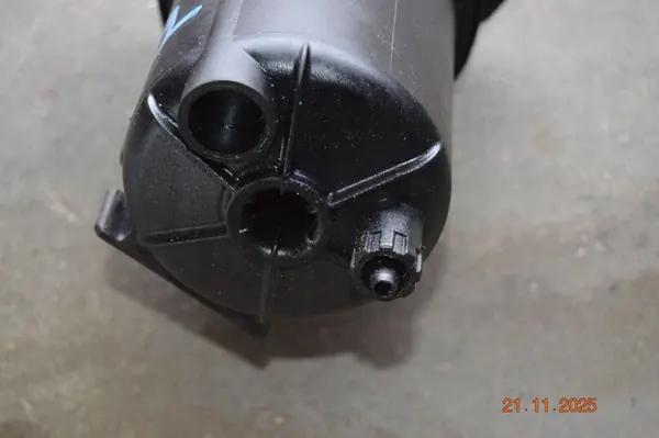 Opel Polttoainesuodattimen kotelo 9129137 image 3