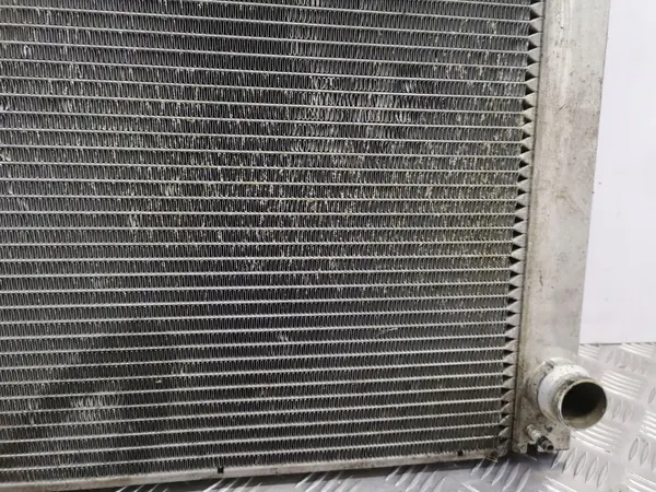 Radiador de agua BMW OEM 8MK376718001 - Usado image 8