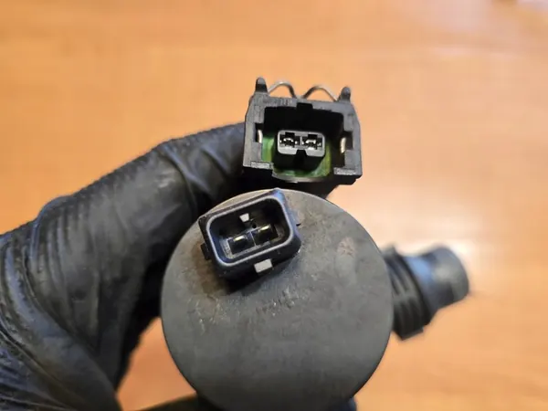 BMW 7 E65 E66 Elektrisk Vattenpump 6922699 image 3