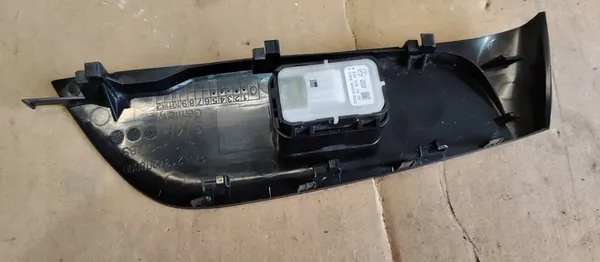 Raam Schakelaar Voor Rechts Voor Mercedes E-Klasse W213 A2137208800 image 2