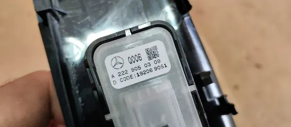 Raam Schakelaar Voor Rechts Voor Mercedes E-Klasse W213 A2137208800 image 4