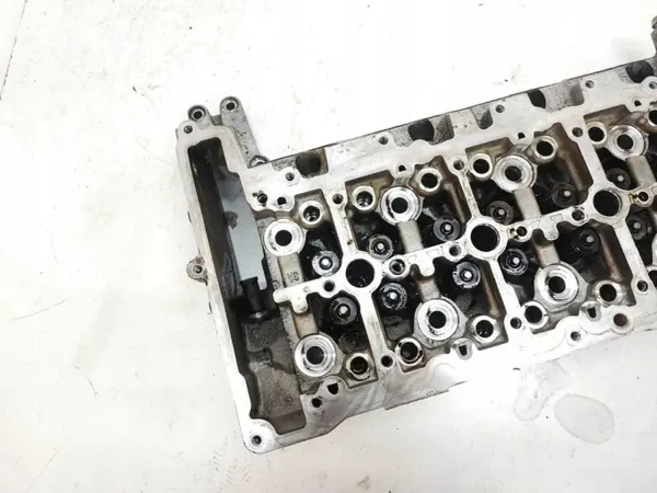 Cabeça do Cilindro BMW MINI OEM 8513681 - Usada image 4