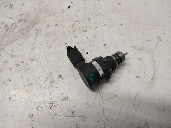 Vanne de pression de carburant SMART FORFOUR 04- 1.5 CDI A6110780449 image 2